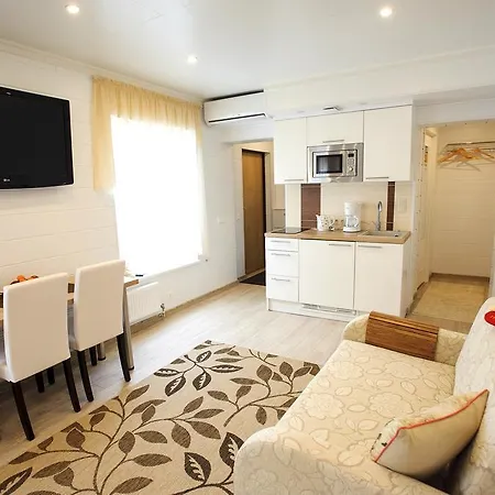 Karusselli Apartement Parnu Exterior photo